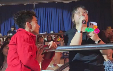 Đấu giá poster có chữ ký các ‘Anh trai vượt ngàn chông gai’ thu 780 triệu ủng hộ đồng bào vùng bão lũ