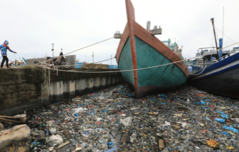 Indonesia phát hiện vi nhựa trong nước mưa