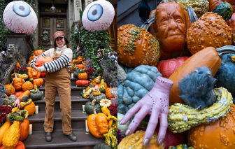 Người Mỹ chi hơn trăm triệu đồng mua bí ngô trang trí Halloween