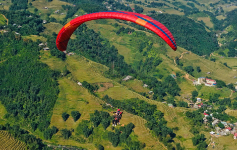 Dù lượn Sa Pa - Du lịch trên không đang “gây sốt” với du khách