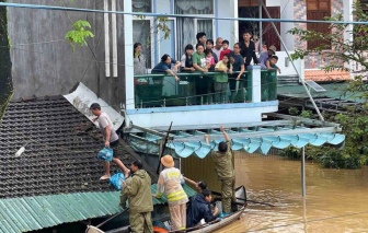 Bộ trưởng Lương Tam Quang chỉ đạo công an các địa phương cấp bách cứu dân vùng lũ