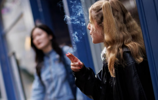 Maldives trở thành quốc gia đầu tiên cấm người sinh sau ngày 1/1/2007 hút thuốc