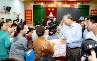 Dồn sức khắc phục hậu quả lũ lụt tại miền Trung