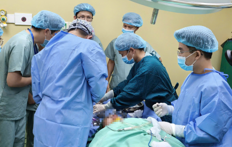 Bác sĩ Hàn Quốc chuyển giao kỹ thuật thẩm mỹ cho Bệnh viện Lê Văn Thịnh