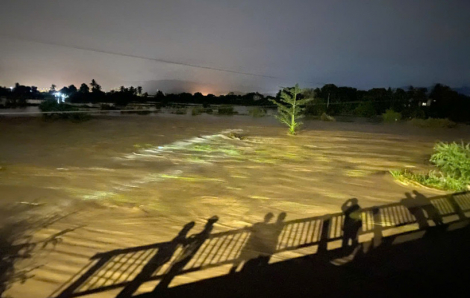 Vỡ hồ chứa trên núi ở Lâm Đồng, nhiều người bị cuốn trôi