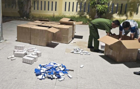 Phát hiện lô thuốc tây tiền tỉ không rõ nguồn gốc trên xe tải