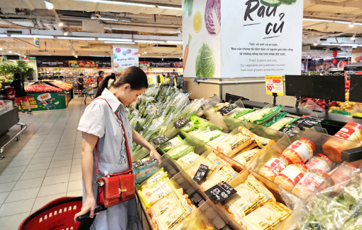 Cuối năm, hàng hóa đồng loạt tăng giá