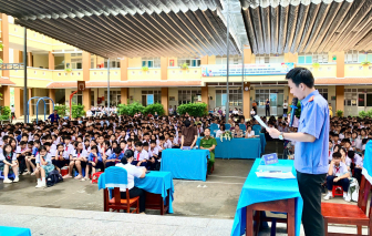 1.200 học sinh mắt thấy tai nghe hậu quả ma túy và thuốc lá điện tử