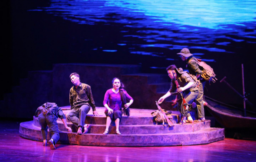 2 vở ‘Mưa đỏ’ cùng đạt huy chương Bạc Liên hoan Chèo toàn quốc 2025