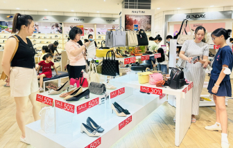 Người trẻ dễ sa vào vòng xoáy nợ nần