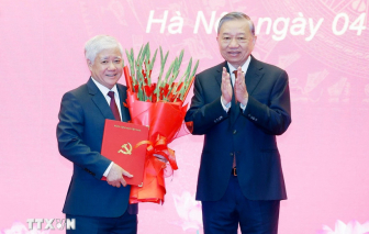 Tổng bí thư trao quyết định chỉ định Phó bí thư thường trực Đảng ủy Quốc hội