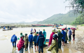 Lật thuyền đánh cá trên sông Lam, vợ thoát nạn, chồng mất tích