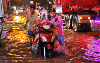 TPHCM và Nam Bộ đối mặt với mưa lớn kéo dài và triều cường