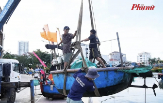 Cận cảnh người dân Đắk Lắk chằng chống nhà cửa ứng phó bão Kalmaegi