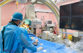 Bé gái mắc bệnh hiếm gặp được cứu sống ngoạn mục