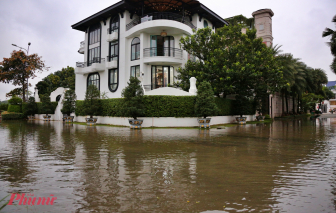 Triều cường tấn công khu Thảo Điền, biệt thự triệu đô mênh mông nước