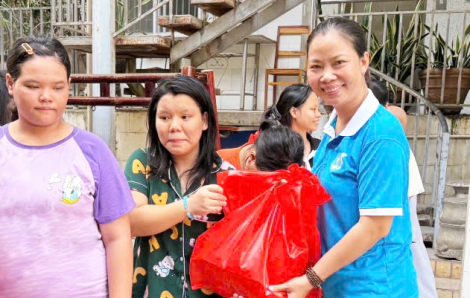 Vun đắp tình người giữa lòng phố thị