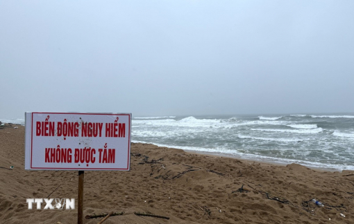 Thủ tướng chỉ đạo khẩn ứng phó với bão số 13 và mưa lũ sau bão