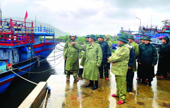 Miền Trung lại đương đầu với những trận bão, lũ mới