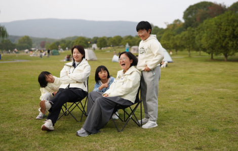 Các bà mẹ đơn thân ở Trung Quốc tìm bạn cùng cảnh ngộ để 'tựa nhau mà sống'
