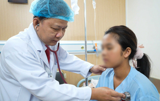 Cứu thành công bệnh nhi 14 tuổi có khối u trung thất hiểm hóc
