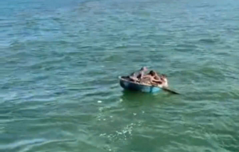 Tìm được người thứ 2 trong 3 người bị bão cuốn ở Lý Sơn