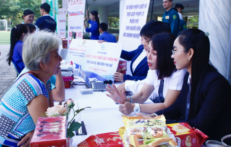 Phường Diên Hồng tổ chức đa dạng các hoạt động tuyên truyền kiến thức pháp luật cho người dân