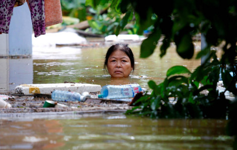 Tình yêu thương dìu nhau qua khốn khó