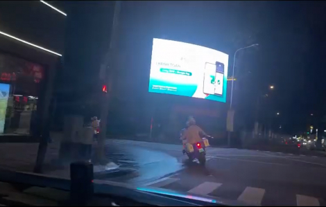 CSGT dẫn đoàn đưa nội tạng được hiến đến các bệnh viện để cứu người