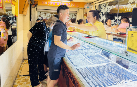 Giá vàng SJC vượt 150 triệu đồng/lượng