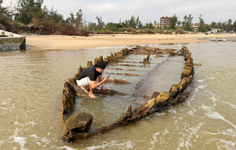 Tàu cổ ở bãi biển Hội An khả năng đã trên 120 năm, vị trí từng là đồi cát