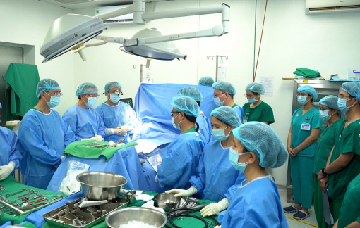 Chạy đua với thời gian hồi sinh 12 bệnh nhân từ 2 người hiến mô, tạng