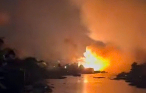 Cháy đường dây điện trung thế, gây hỏa hoạn nhiều căn nhà ở Đồng Tháp