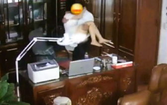 Chủ tịch HĐQT Trường THPT Tô Hiến Thành bị buộc thôi việc sau vụ "clip thân mật" với nhiều phụ nữ