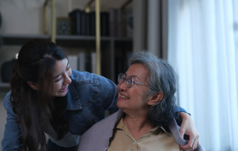 Mẹ chồng giúp tôi bình tĩnh trước sóng gió hôn nhân