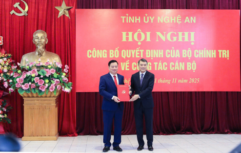 Chủ tịch UBND tỉnh Hưng Yên Nguyễn Khắc Thận làm Bí thư Tỉnh ủy Nghệ An