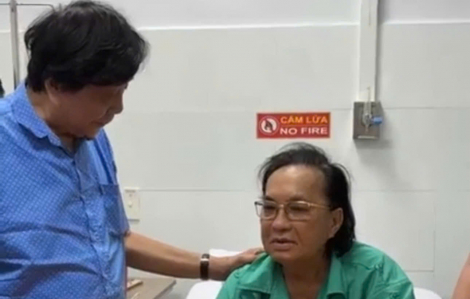 NSND Trọng Hữu đến thăm NSND Thanh Tuấn