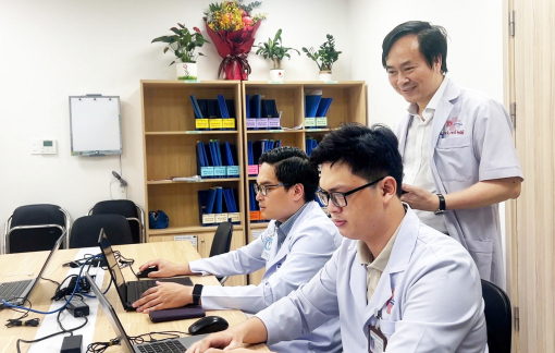 Bệnh viện TPHCM số hóa: Người bệnh, nhân viên y tế đỡ nhọc nhằn