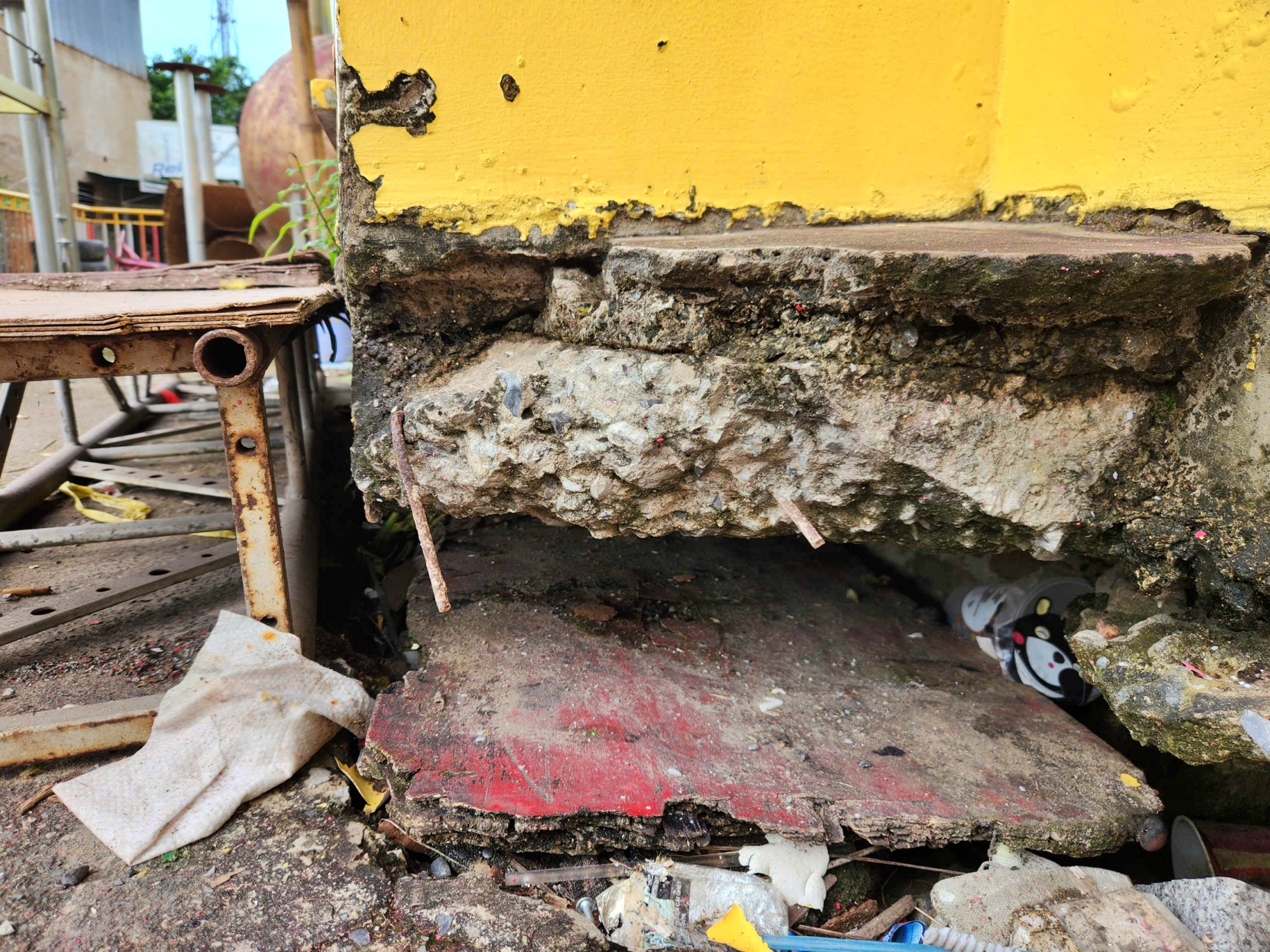 Có vị trí tại tòa nhà Trung tâm Văn hóa – Thể thao bị sụt lún gần 1m