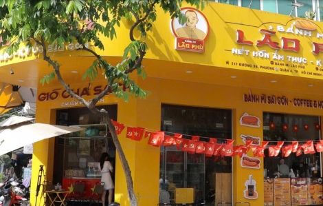 Bánh mì Lão Phù có gì mà thực khách “ăn là ghiền”?