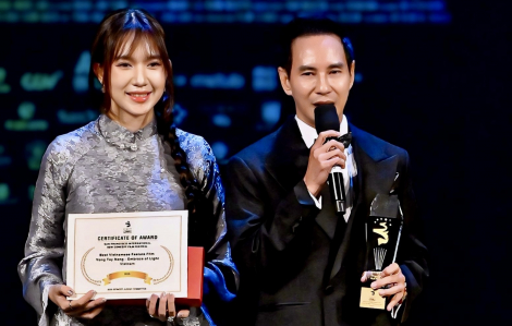 Lý Hải nhận giải thưởng đạo diễn xuất sắc