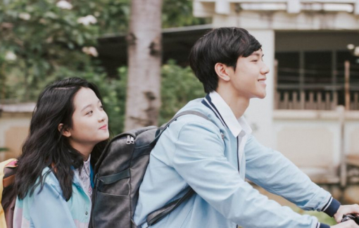 Đau lòng khi thấy người mình yêu chở người con gái khác đi học