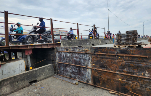 'Thần đèn' sắp nâng xong cầu Bình Phước 1