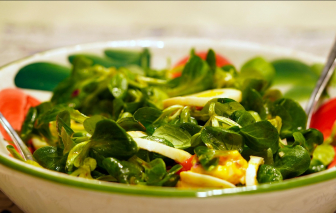 7 siêu thực phẩm tăng cường miễn dịch mà chuyên gia sức khỏe khuyên dùng trong mùa cảm cúm