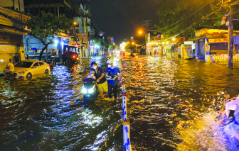 Triều cường sông Sài Gòn ở mức cao, cảnh báo nguy cơ ngập úng