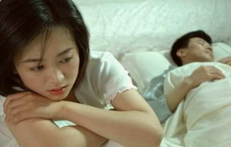 Chuyện tình dục, ai dám vạch áo cho người xem lưng!