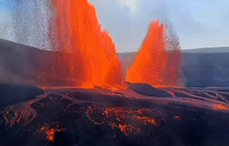 Cận cảnh núi lửa ở Hawaii phun trào dung nham đỏ rực cao hơn 300 mét