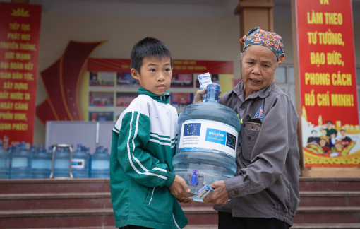 EU và UNICEF hỗ trợ khẩn cấp cho các gia đình chịu ảnh hưởng nặng nề của bão lũ