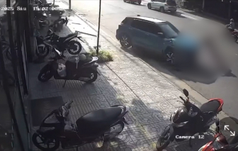 Ô tô lao lên vỉa hè tông loạt xe máy và người nước ngoài ở Vũng Tàu