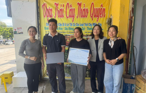 Tổng cục Du lịch Hàn Quốc tri ân hành động đẹp của chủ tiệm trái cây ở Phú Quốc